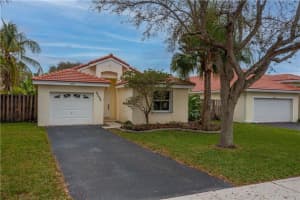 8292 SW 44th Pl, Davie, FL 33328, Sold 03/30/22