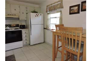 324 SE 10th St APT 203, Dania Beach, FL 33004, Sold 04/15/22