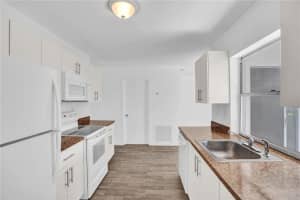 5724 NW 85th Ave, Tamarac, FL 33321, Sold 04/14/22