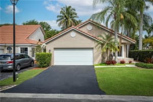 10101 NW 5th St, Plantation, FL 33324, Sold 04/15/22