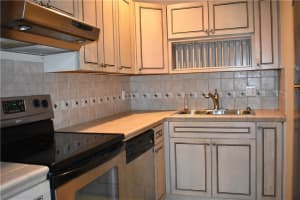 555 SE 8th St APT 254, Deerfield Beach, FL 33441, Sold 09/07/22