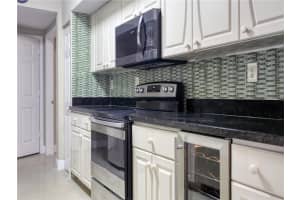 11700 SW 2nd St, Pembroke Pines, FL 33025, Sold 03/23/22