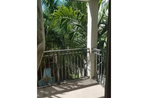 533 NE 3rd Ave APT 413, Fort Lauderdale, FL 33301, Sold 05/06/22