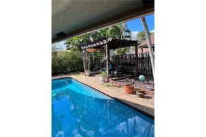 8795 SW 56th Pl, Cooper City, FL 33328, Sold 04/25/22
