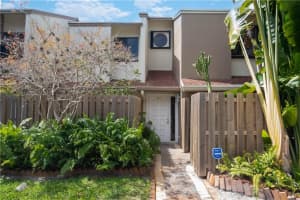 345 City View Dr #345, Fort Lauderdale, FL 33311, Sold 04/13/22