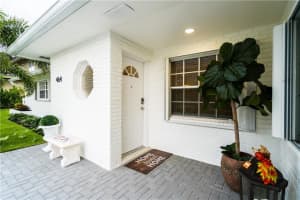 464 NW 11th St, Boca Raton, FL 33432, Sold 06/06/22