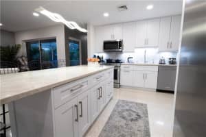 464 NW 11th St, Boca Raton, FL 33432, Sold 06/06/22