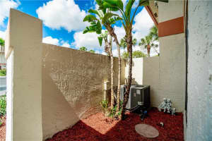 4424 SW 70th Terrace #103, Davie, FL 33314, Sold 04/20/22