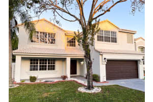 1127 SW 104th Way, Pembroke Pines, FL 33025, Sold 04/22/22