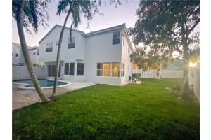 1127 SW 104th Way, Pembroke Pines, FL 33025, Sold 04/22/22