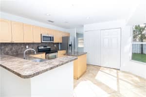 1127 SW 104th Way, Pembroke Pines, FL 33025, Sold 04/22/22