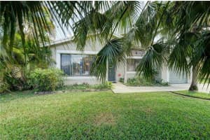 9612 NW 49th St, Sunrise, FL 33351, Sold 05/13/22