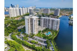 18181 NE 31st Ct APT 2101, Aventura, FL 33160, Sold 05/25/22