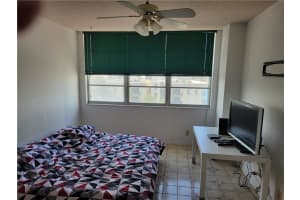 137 Golden Isles Dr APT 609, Hallandale Beach, FL 33009, Sold 05/16/22