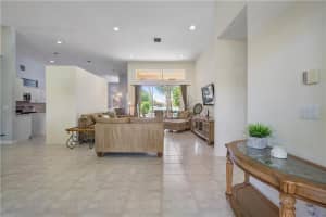 6520 NW 43rd St, Coral Springs, FL 33067, Sold 05/12/22