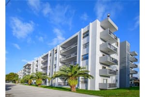 1301 NE 7th St APT 102, Hallandale Beach, FL 33009, Sold 03/25/22