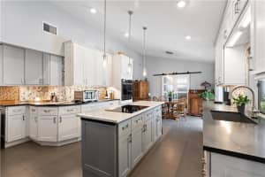 4010 NW 72nd Ave, Coral Springs, FL 33065, Sold 04/19/22