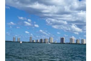 801 Lake Shore Dr APT 203, West Palm Beach, FL 33403, Sold 06/17/22