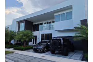 7454 NW 103rd Ct, Doral, FL 33178, Sold 06/30/22