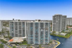 20515 E Country Club Dr APT 1143, Aventura, FL 33180, Sold 05/20/22
