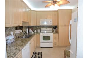 324 SE 10th St APT 205, Dania Beach, FL 33004, Sold 05/10/22