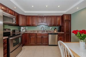 1600 S Ocean Dr #14a, Hollywood, FL 33019, Sold 04/26/22