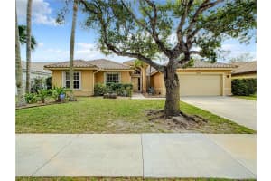 4754 NW 76th St, Coconut Creek, FL 33073, Sold 05/02/22