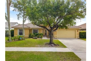 4754 NW 76th St, Coconut Creek, FL 33073, Sold 05/02/22