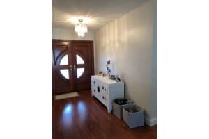 7 Tahoe Ln, Sea Ranch Lakes, FL 33308, Sold 04/29/22