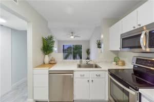 5521 Lakeside Dr APT 204, Margate, FL 33063, Sold 05/19/22