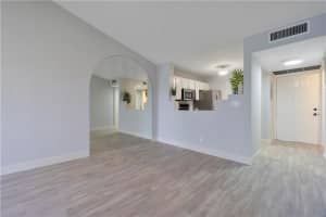 5521 Lakeside Dr APT 204, Margate, FL 33063, Sold 05/19/22