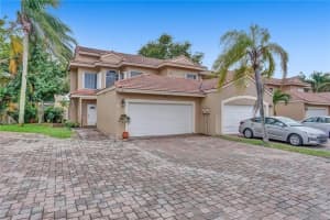 8210 NW 191st Ln #19l, Hialeah, FL 33015, Sold 04/21/22