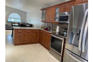 3355 W 68th St APT 121, Hialeah, FL 33018, Sold 06/17/22