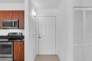 2421 NE 65th St APT 604, Fort Lauderdale, FL 33308, Sold 04/25/22
