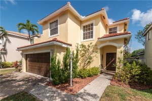 3943 Crescent Creek Dr, Coconut Creek, FL 33073, Sold 04/27/22
