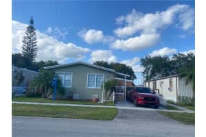 21651 NW 7th St, Pembroke Pines, FL 33029, Sold 05/19/22