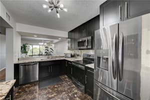 2741 Village Blvd APT 303, West Palm Beach, FL 33409, Sold 05/13/22
