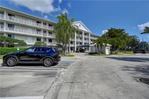 2741 Village Blvd APT 303, West Palm Beach, FL 33409, Sold 05/13/22