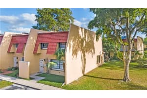 2 Spinning Wheel Ln #2, Tamarac, FL 33319, Sold 05/18/22