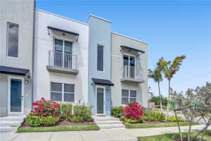 425 NE 35th Ct Unit 4, Oakland Park, FL 33334, Sold 06/21/22