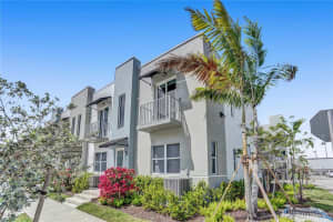 425 NE 35th Ct Unit 4, Oakland Park, FL 33334, Sold 06/21/22