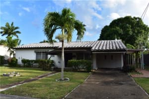 1000 SW 12th Ct, Fort Lauderdale, FL 33315, Sold 04/13/22