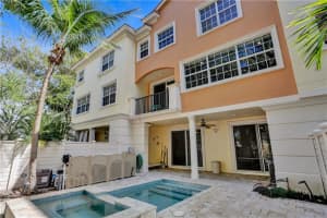 663 NE Trieste Ln, Boca Raton, FL 33487, Sold 05/27/22