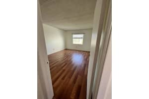 2846 Somerset Park Dr APT 201, Tampa, FL 33613, Sold 04/25/22