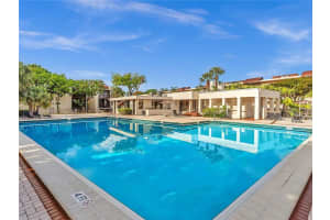 8810 Fontainebleau Blvd APT 305, Miami, FL 33172, Sold 05/26/22