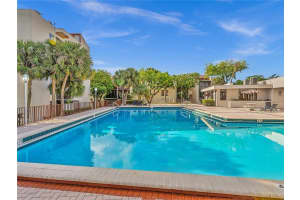 8810 Fontainebleau Blvd APT 305, Miami, FL 33172, Sold 05/26/22