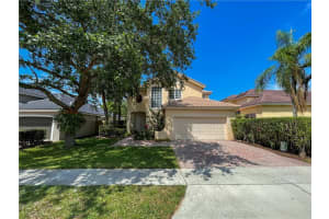 9927 NW 19th St, Pembroke Pines, FL 33024, Sold 04/26/22
