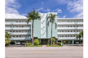 700 NE 14th Ave APT 204, Hallandale Beach, FL 33009, Sold 09/02/22