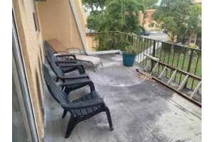 54 Spinning Wheel Ln, Tamarac, FL 33319, Sold 05/13/22