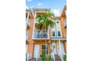 329 Olssen Ave #329, Fort Lauderdale, FL 33312, Sold 05/02/22